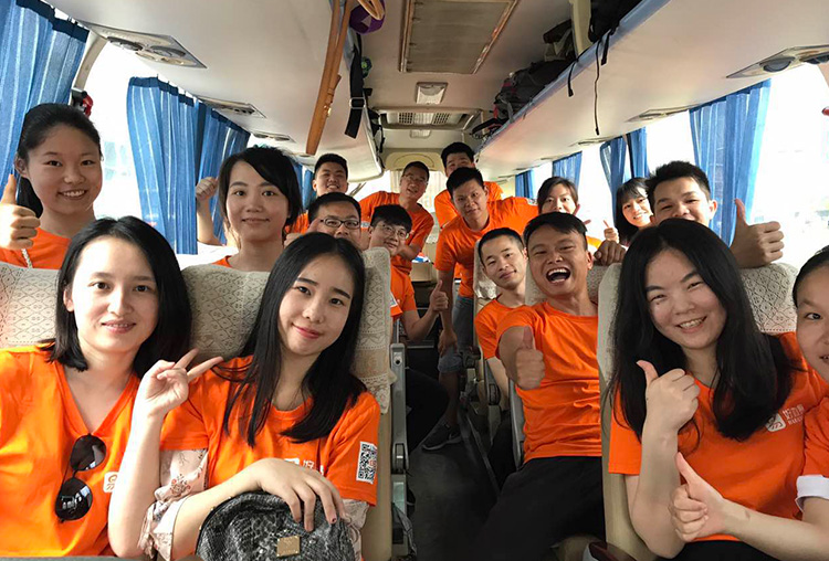 公司更名有哪些潛在風(fēng)險(xiǎn)？申請(qǐng)變更登記需要向公司登記機(jī)關(guān)提交的文件？